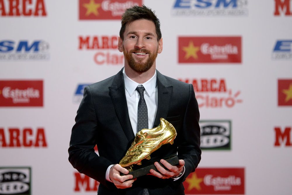 Messi holding the European Golden Shoe